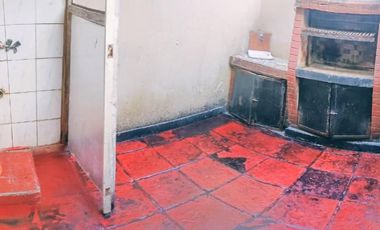 Lindo PH al fondo todo en. 1 planta 1 dormitorio y 1 escritorio con patio y parrilla