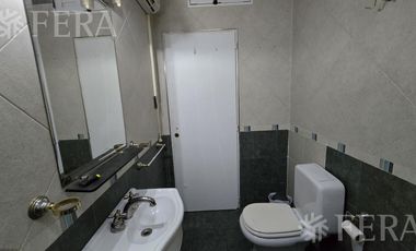 Venta casa 4 ambientes con cochera en Villa Dominico