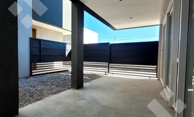 VENTA DUPLEX 2 DORMITORIOS- ALTOS DE ALBERDI III, PLOTTIER