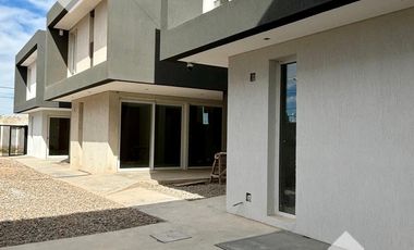 VENTA DUPLEX 2 DORMITORIOS- ALTOS DE ALBERDI III, PLOTTIER
