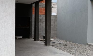 VENTA DUPLEX 2 DORMITORIOS- ALTOS DE ALBERDI III, PLOTTIER