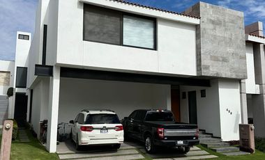 CASA EN VENTA EN VILLANTIGUA.