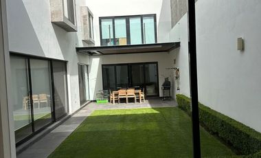 CASA EN VENTA EN VILLANTIGUA.