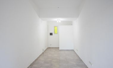 Local en Santos Lugares