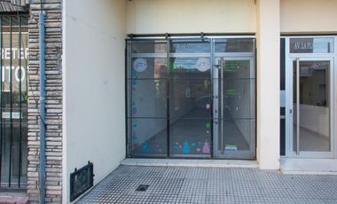 Local en Santos Lugares