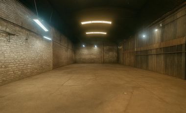 Galpón s/ Av. Costanera Sur. 760m2 Cub. 1293 m2 Terreno  c/ Salida a 2 calles!