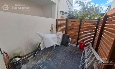 PH al Frente, 3 Amb. a Nuevo con Garaje, Patio y Sin Expensas.