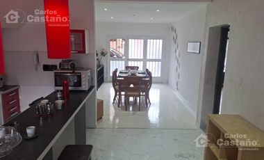 PH al Frente, 3 Amb. a Nuevo con Garaje, Patio y Sin Expensas.