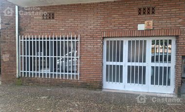 PH al Frente, 3 Amb. a Nuevo con Garaje, Patio y Sin Expensas.