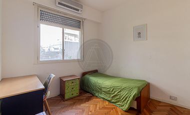 Departamento en venta 3 ambientes con patio y dependencia, Recoleta