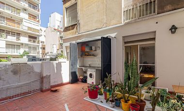 Departamento en venta 3 ambientes con patio y dependencia, Recoleta