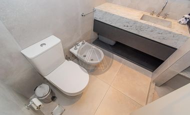 Departamento Penthouse 4 ambientes con terraza y cochera propia en alquiler Recoleta