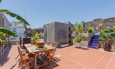 Departamento Penthouse 4 ambientes con terraza y cochera propia en alquiler Recoleta