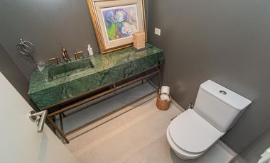 Departamento Penthouse 4 ambientes con terraza y cochera propia en alquiler Recoleta