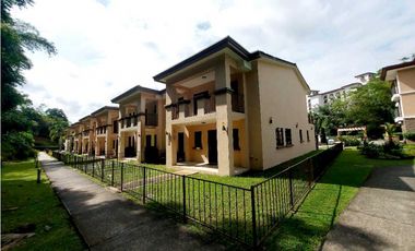 ALQUILER CASA EN CLAYTON EMBASSY CLUB