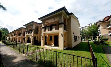 ALQUILER CASA EN CLAYTON EMBASSY CLUB