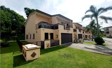 ALQUILER CASA EN CLAYTON EMBASSY CLUB