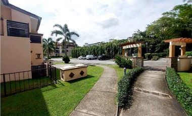 ALQUILER CASA EN CLAYTON EMBASSY CLUB