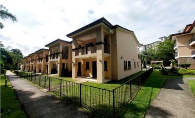 ALQUILER CASA EN CLAYTON EMBASSY CLUB