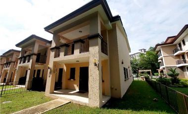 ALQUILER CASA EN CLAYTON EMBASSY CLUB