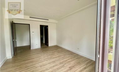 SE VENDE APARTAMENTO EN EMBASSY VILLAGE, ALBROOK