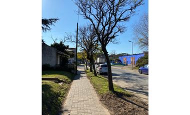 Lote industrial en Pinamar. Excelente zona. 450 mts
