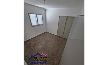 Dept. en alquiler – 2 Dor. con cochera cubierta – B° Pueyrredón