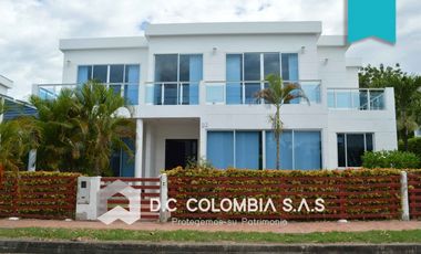 VENTA DE CASA CAMPESTRE CON PISCINA PRIVADA EN GIRARDOT