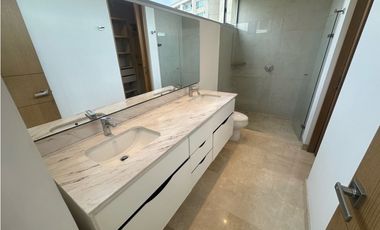 SE VENDE APARTAMENTO DE LUJO RIOMAR CERCA AL GOLF BARRANQUILLA