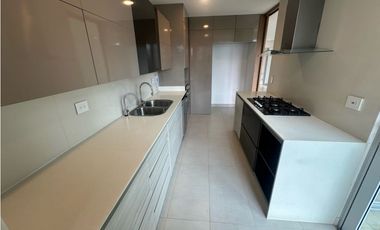 SE VENDE APARTAMENTO DE LUJO RIOMAR CERCA AL GOLF BARRANQUILLA