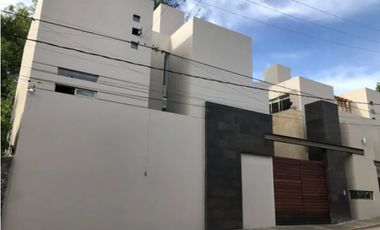 CASA EN VENTA EN LA COL. LOMAS QUEBRADAS