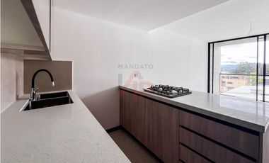 MODERNA Y CONFORTABLE SUITE EN VENTA SECTOR HOSPITAL DEL RIO CUENCA