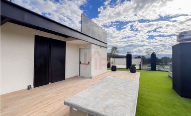 MODERNA Y CONFORTABLE SUITE EN VENTA SECTOR HOSPITAL DEL RIO CUENCA