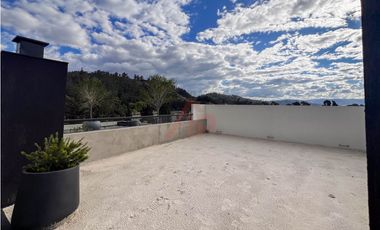 MODERNA Y CONFORTABLE SUITE EN VENTA SECTOR HOSPITAL DEL RIO CUENCA