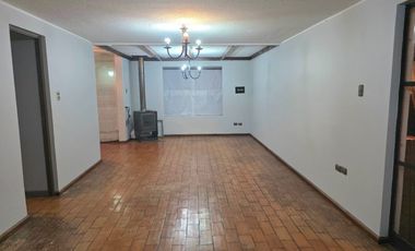 Vende Casa en Condiminio Villa Alemania  Los Ángeles.