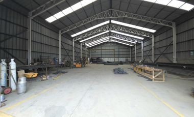 Arrienda bodega de 820 m2. en Los Ángeles