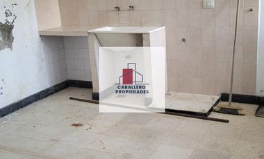 Casa en alquiler c/ cochera en Los Perales