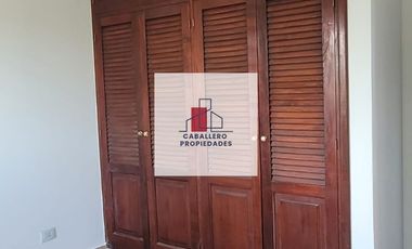 Casa en alquiler c/ cochera en Los Perales