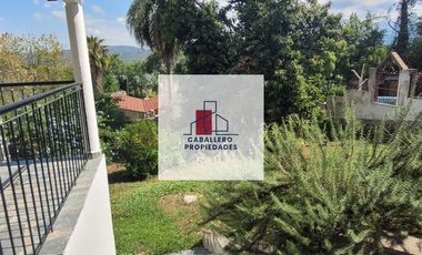 Casa en alquiler c/ cochera en Los Perales