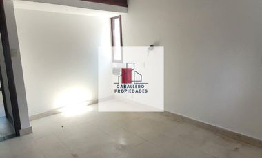 Casa en alquiler c/ cochera en Los Perales