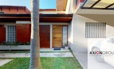 Casa en venta c/ cochera en La Plata