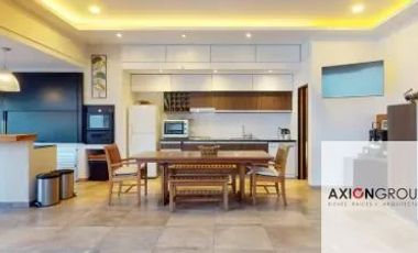 Casa en venta c/ cochera en La Plata