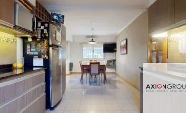 Casa en venta c/ cochera en La Plata