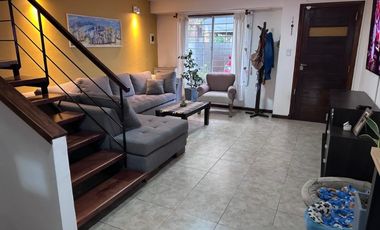 Dúplex en Venta en Villa Primera