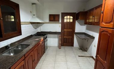 Chalet en alquiler en El Carmencito