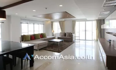 Penthouse Bright penthouse with long balcony and airy open layout (1516384)