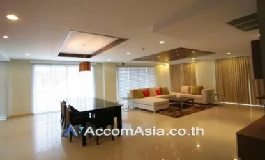 Penthouse Bright penthouse with long balcony and airy open layout (1516384)