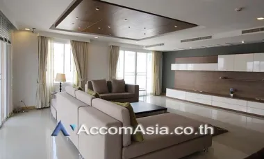 Penthouse Bright penthouse with long balcony and airy open layout (1516384)