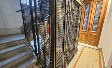 Venta Oficina 5 ambientes frente al Teatro Colón