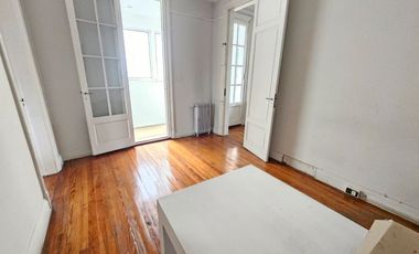 Venta Oficina 5 ambientes frente al Teatro Colón